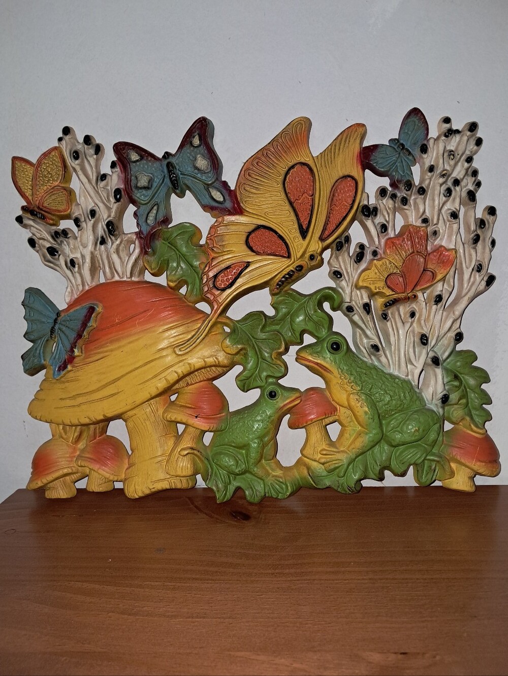 Homco Yellow Orange Green Butterfly & Frog Wall Plaque